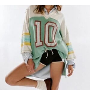 Free People We The Free Gameplan Tee large nwot Embroidered Sleeves.